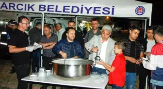 Kütahya yerel haberi | Hisarcık Belediyesi'nden festival alanında aşure ikramı