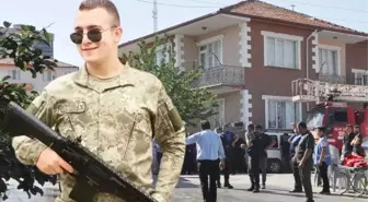Şanlıurfa'da şehit düşen Piyade Sözleşmeli Er Enes Gazi Özdemir'in amcasının da 10 yıl önce şehit olduğu ortaya çıktı