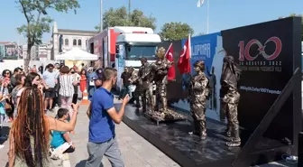 Büyük Zafer'in ruhu canlı heykellerle yaşatılıyor