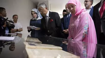 Malezya Kralı Abdullah Şah ile Kraliçe Tunku Azizah, Diyanet İşleri Başkanlığı kütüphanesini gezdi