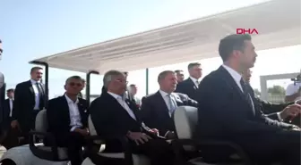 Milli Savunma Bakanı Hulusi Akar ve Malezya Kralı Sultan Abdullah Şah, Fnss'in Üretim Tesisleri'ni ziyaret ederek incelemelerde bulundu