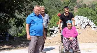 Aydın haber... Nazilli Belediyesi engelli Şimşek'in evinin yolunu yeniledi