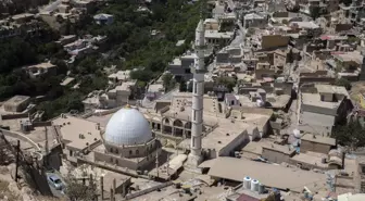 Duhok'taki yaklaşık 14 asırlık tarihi cami zamana meydan okuyor