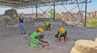 Mardin gündem haberi... ARTUKLU SARAYI'NIN KABUL SALONU 9 BİN YIL SONRA ARKEOLOGLARI AĞIRLIYOR