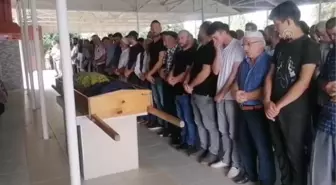 Samsun'da eniştesini kurtarmak isterken gölette boğulan öğretmen toprağa verildi