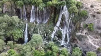 Girlevik Şelalesi yerli ve yabancı turistleri ağırlıyor