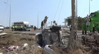 Mersin'de devrilip elektrik direğine çarpan otomobildeki 6 kişi yaralandı