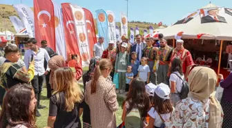 Muş haber: Vatandaşlar Malazgirt Zaferi'nin 951. yıl dönümü etkinliklerine yoğun ilgi gösteriyor