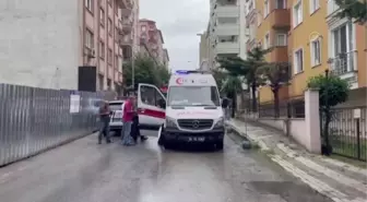 Ataşehir'de 5 katlı binanın çöken sundurmasından düşen kişi ağır yaralandı