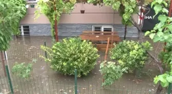 Evi yağmur suları basan kanser hastası anne çektiği çileyi anlattı