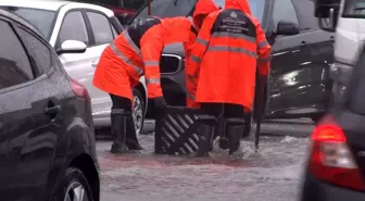 Ardahan haberleri! Maltepe'de cadde ve sokaklar yağmur nedeniyle göle döndü