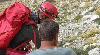 Aladağlar'da yoğun sis nedeniyle yolunu kaybeden dağcı kurtarıldı