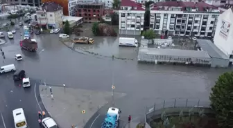 Etkili olan sağanak hayatı felç etti