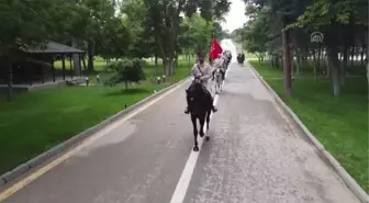 Şampiyon atların yer aldığı Süvari Birliği resmi törenlerin vazgeçilmezi (2)