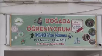 Yaz kampında hem robotik kodlama hem de sebze yetiştirmeyi öğreniyorlar