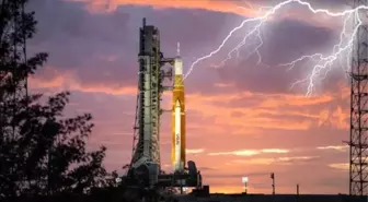 Ay'a gidecek NASA roketinde yıldırım paniği!