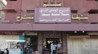 Kültürel aktivistler, Trablus'a ücretsiz tiyatro ve sinema getirdi