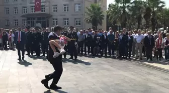 Son dakika haberi | Bayılan öğrenciye ilk müdahaleyi törene katılan askeri personel yaptı