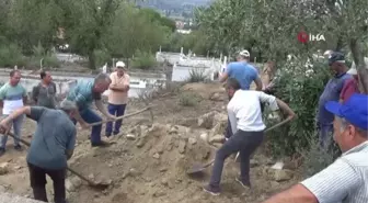 2 ay önce evlendiği kocası tarafından öldürülen kadın, son yolculuğuna uğurlandı