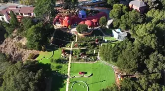 Kaliforniya'daki 'Çakmaktaşlar Evi' havadan görüntülendi