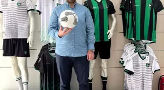 A. Denizlispor Başkanı Uz, kulübün resmi ürünlerinin satıldığı mağazaları ziyaret etti