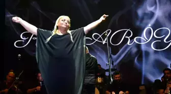 Annesini yeni kaybeden Kibariye'nin dinleyicilerinden isteği yürek burktu: Sizden af diliyorum, 'Annem' şarkısını okuyamayacağım