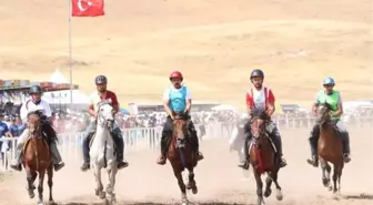 ERZURUM'DA 'RAHVAN AT' HEYECANI; KADINLARDAN BÜYÜK İLGİ