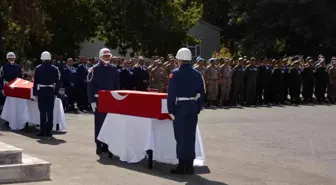 Paraşüt kazasında hayatını kaybeden iki astsubay için cenaze töreni düzenlendi