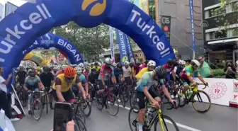 Son dakika haberleri... Turkcell Granfondo Yol Bisiklet Yarışı - Bitiş noktasında gerçekleşen kazada bazı sporcular yaralandı