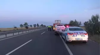 Konya'da kamyona arkadan çarpan otomobildeki 1 kişi öldü, 3 kişi yaralandı