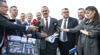 Milli Eğitim Bakanı Özer, Esenyurt'ta lise kampüsü inşaatını inceledi