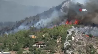 Son Dakika | Mersin'deki yangın havadan görüntülendi