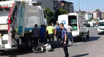 Çöp kamyonunun altında kalan motosiklet sürücüsü hayatını kaybetti