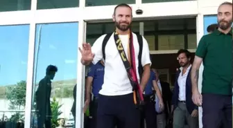 Galatasaray'ın kadrosuna kattığı İspanyol yıldız Juan Mata, İstanbul'a geldi