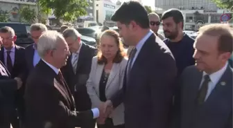 Kılıçdaroğlu, CHP PM Üyesi Hakkı Suha Okay'ın annesinin cenaze törenine katıldı