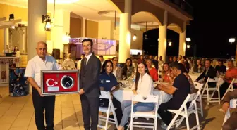 Emniyet personelinden müdüre veda yemeği