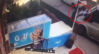 Eşini taciz eden adamı araçla ezerek metrelerce sürükledi! Yaralanan tacizci daha sonra kadının akrabaları tarafından sopalarla darbedildi