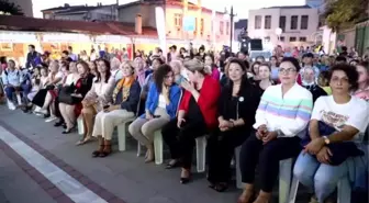 KIRKLARELİ - 'Türk Kırmızısı Ay Beyazı' defilesi gerçekleştirildi
