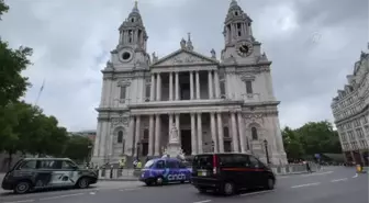 Londra'daki St. Paul Katedrali'nin çanları Kraliçe Elizabeth için çaldı