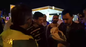 Otomobil bisiklete çarptı, 4 kişi yaralandı: 3 aylık bebek kazadan yara almadan kurtuldu