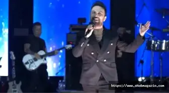 Tarkan'dan İzmir'de Muhteşem Konser! Yüz Binler Akın Etti