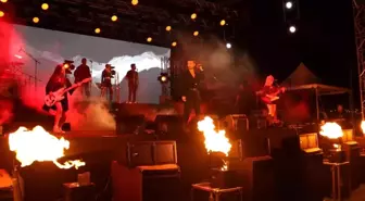 Kocaeli haber... Ünlü rapçi Gazapizm, sevilen parçalarıyla Kocaeli'yi salladı