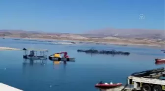 Batan balıkçı teknesindeki bir kişiyi arama çalışması sürüyor