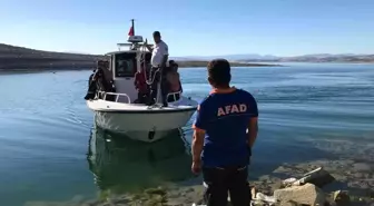 Elazığ 3. sayfa haberleri | Elazığ'da tekneyle birlikte suda kaybolan şahıs 'ROW' ile aranıyor