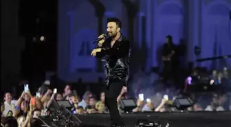 Tarkan...İZMİR'DE YÜZBİNLERİ COŞTURDU!