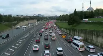 Yeni eğitim öğretim döneminin bugün başlayacak olması dolayısıyla trafik yoğunluğu yaşandı