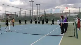 Kilo vermek için tenis oynadılar