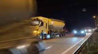 Edirne'de 2 tırın çarpıştığı kazada sürücü yaralandı