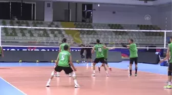 Bursalı 'Efeler', voleybolda yeni sezon hedefini yüksek tutuyor