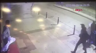 KUYUMCUDAN HIRSIZLIK YAPMAK İSTEYEN 4 ŞÜPHELİ POLİSİ GÖRÜNCE KAÇTI